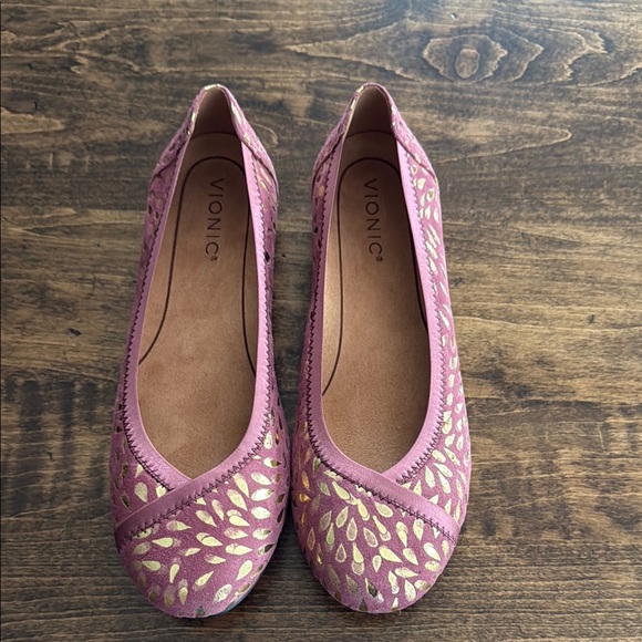 Vionic Women's Carroll Plum/Gold Ballet Flats Size 8 - Picture 2 of 6